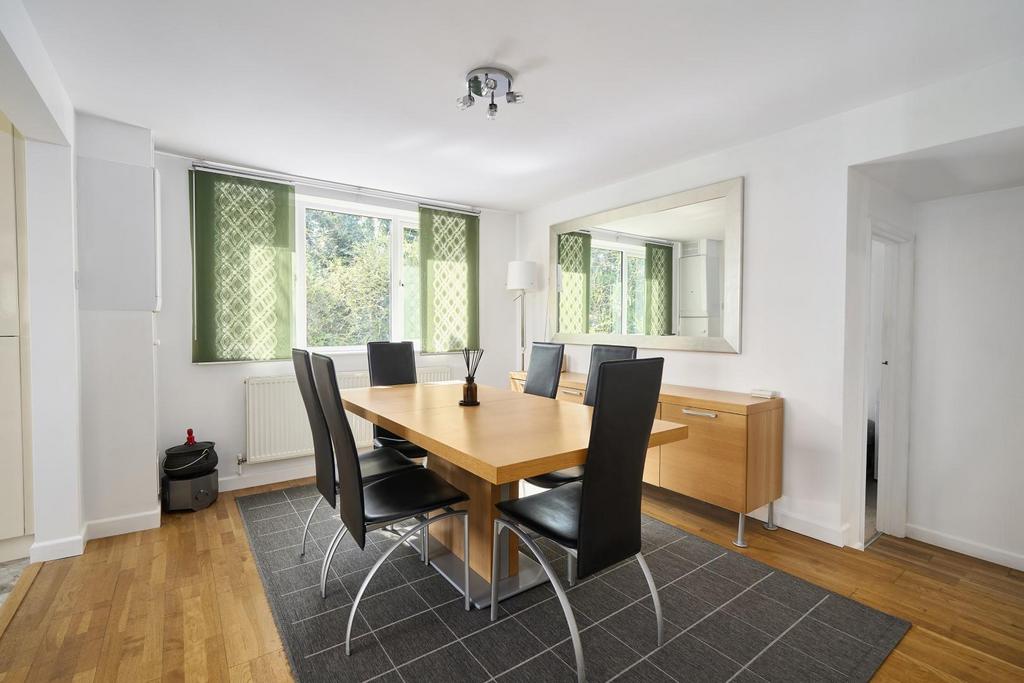Dinning room 01.jpg