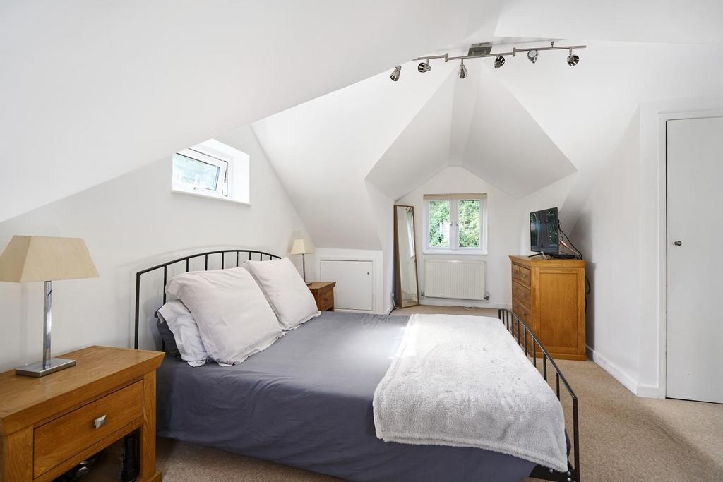 Master Bedroom  05.jpg