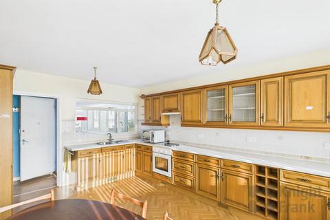 3 bedroom detached house for sale, St Clement