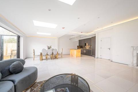 5 bedroom semi-detached house to rent, Purley Avenue, Cricklewood, London, NW2