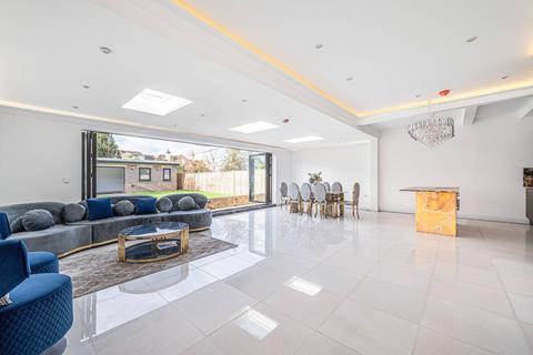 5 bedroom semi-detached house to rent, Purley Avenue, Cricklewood, London, NW2