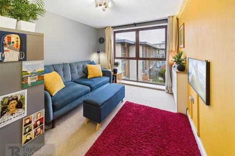 2 bedroom apartment for sale, Commonwealth Drive, Crawley