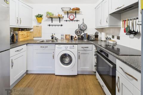 2 bedroom apartment for sale, Commonwealth Drive, Crawley