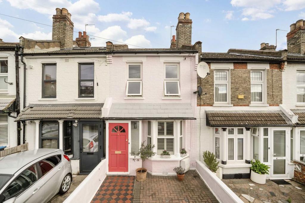 110 Rucklidge Rd Rucklidge Avenue, London NW10 3 bed house - £650,000