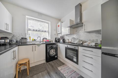 3 bedroom end of terrace house for sale, Parish Lane, London