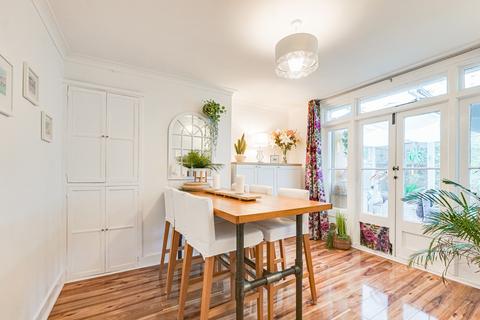 3 bedroom semi-detached house for sale, Daws Heath Road, Rayleigh, SS6