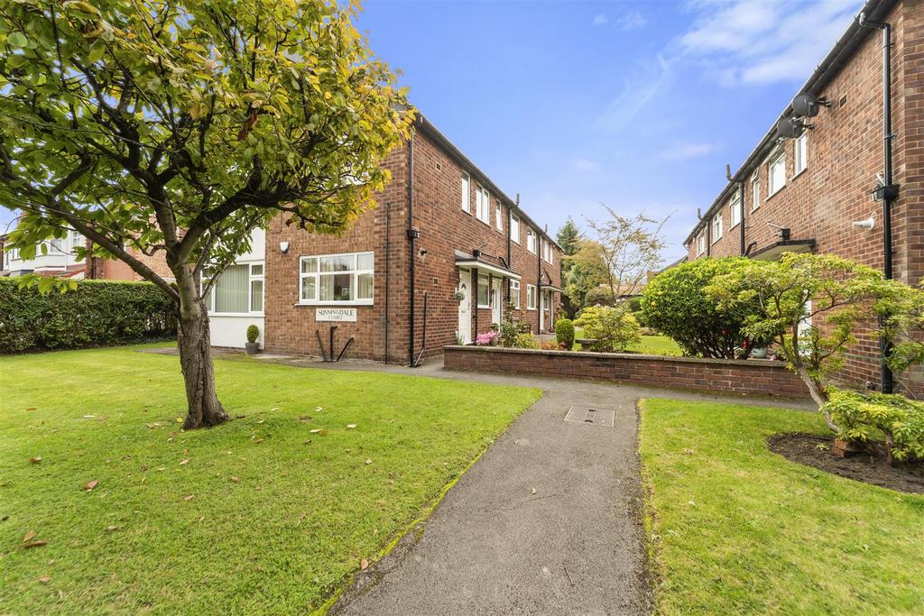 Apt with Private Entrance... 2 bed apartment - £235,000