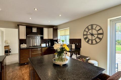 4 bedroom detached house for sale, Dorchester Way, Belmont
