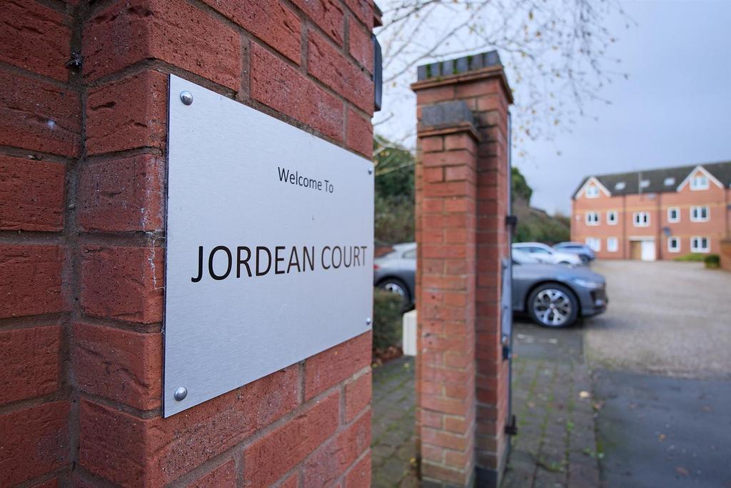 Jordean  9.jpg