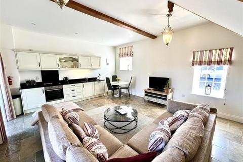 1 bedroom terraced house to rent, St Martin