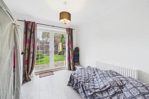 39 Larkham Close, Feltham, TW13 4QN