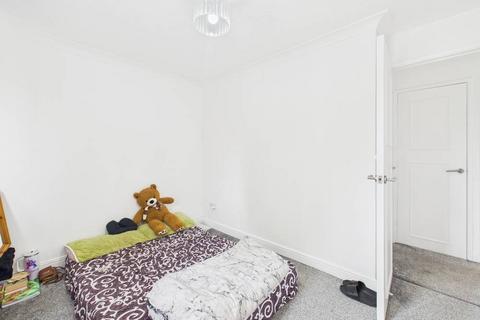 39 Larkham Close, Feltham, TW13 4QN