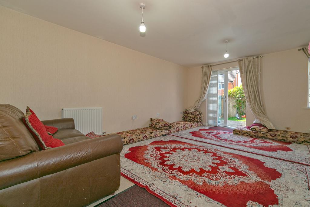 Lounge/Dining Room