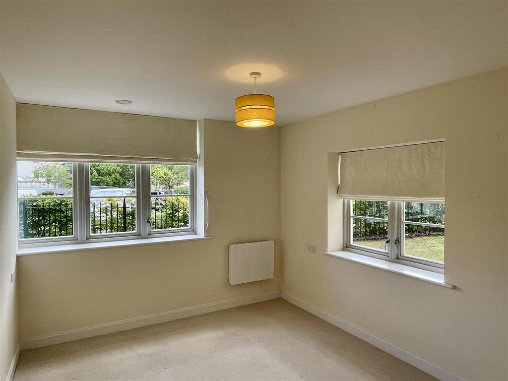 Bedroom 2.JPEG