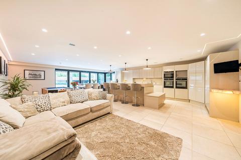 5 bedroom detached house for sale, Ashwood, Warlingham CR6