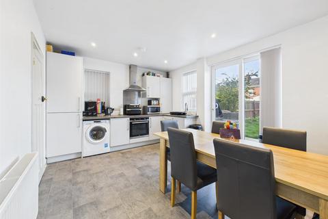3 bedroom semi-detached house for sale, Melbourne Avenue, Bridlington