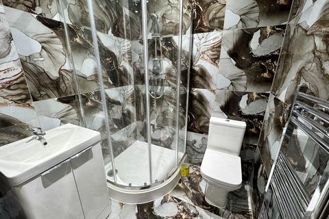 undefined, Yeading Lane, Hayes, Greater London, UB4