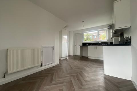 3 bedroom semi-detached house for sale, Masefield Drive, South Shields, Tyne and Wear, NE34