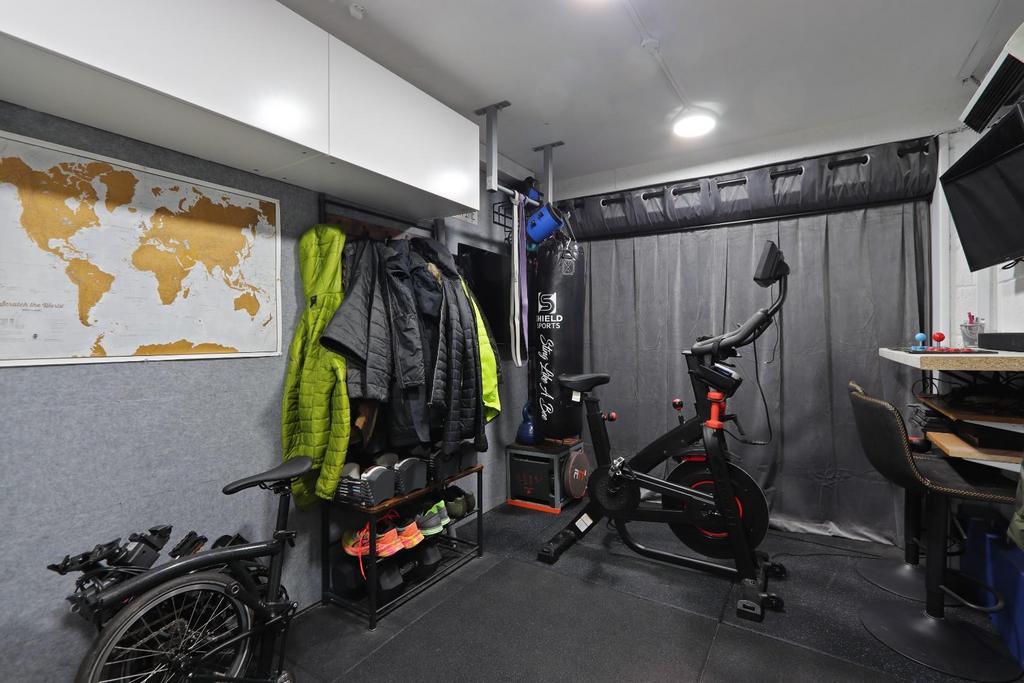 Garage / home gym