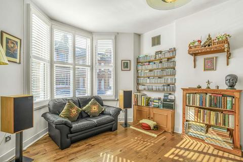 2 bedroom flat for sale, Iveley Road, London SW4