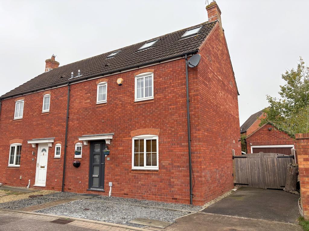 4 Bedroom Semi Detached House for Sale