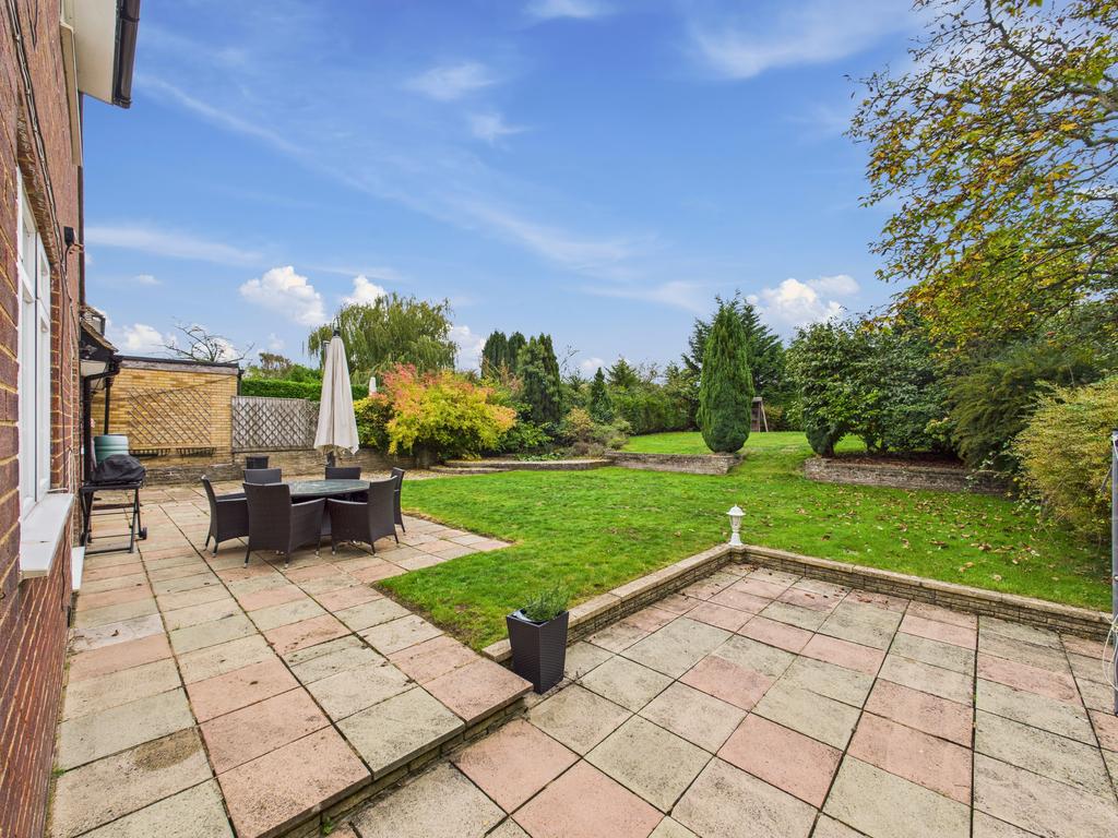 Cam01354 g0 pr0606 still005