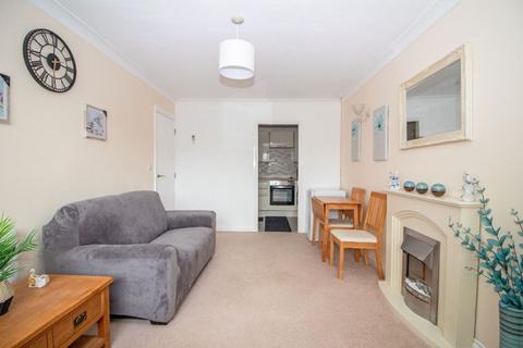 1 bedroom flat for sale, Christyne Court,  Stakes Road, Waterlooville, PO7 5XT