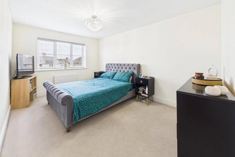 11 Dreadnaught Drive, Gloucester, GL1 5RA