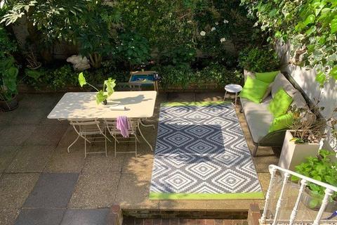 5 Pitt Street, London, W8 4NX