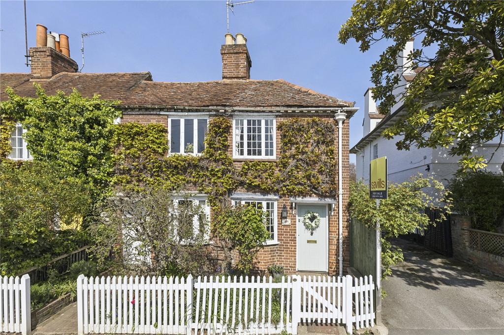 High Street, Cookham Village... 2 bed end of terrace house - £625,000