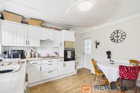 3 bedroom semi-detached house for sale, Hollemeadow Avenue, Blakenall Heath, WS3