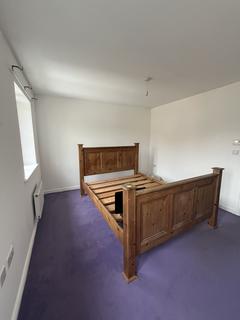 3 bedroom end of terrace house to rent, Medlar Close, Bristol BS10
