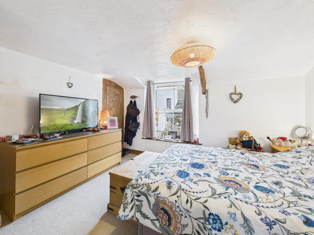 Cam05627 g0 pr0022 still020