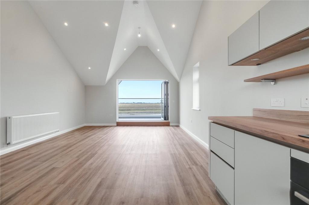 Kitchen &amp; Living