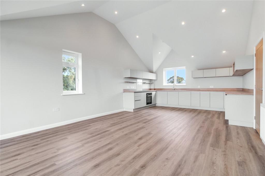 Kitchen &amp; Living
