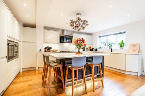 57 Barnfield Road, St Albans, AL4 9UD