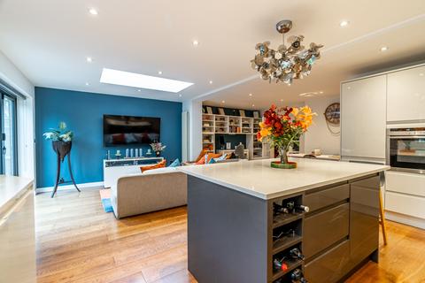 57 Barnfield Road, St Albans, AL4 9UD
