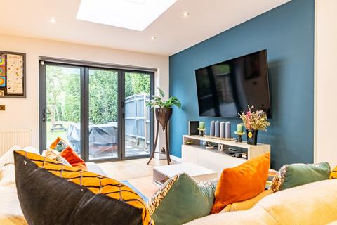 57 Barnfield Road, St Albans, AL4 9UD