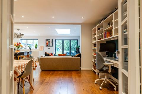 57 Barnfield Road, St Albans, AL4 9UD