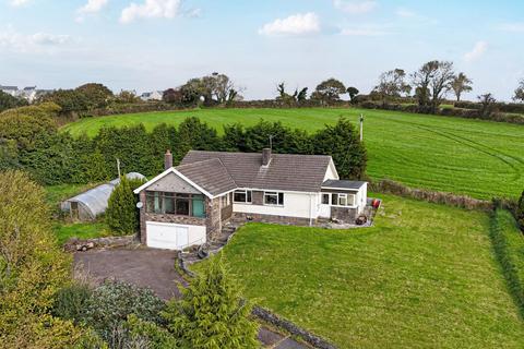 4 bedroom detached bungalow for sale, Station Road, Lodddiswell