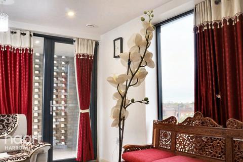 2 bedroom apartment for sale, Alpine Road, London