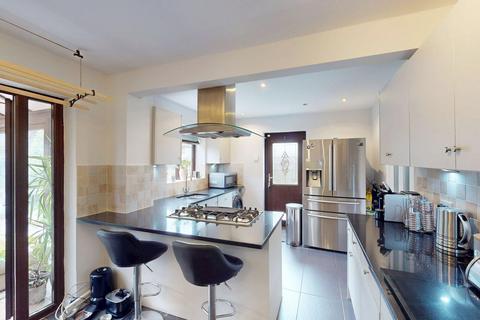 3 bedroom semi-detached house for sale, Wingates Lane, Westhoughton, BL5