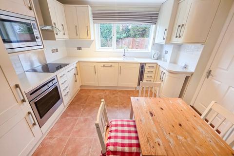 4 bedroom detached house to rent, Countess Close, Wimborne, BH21