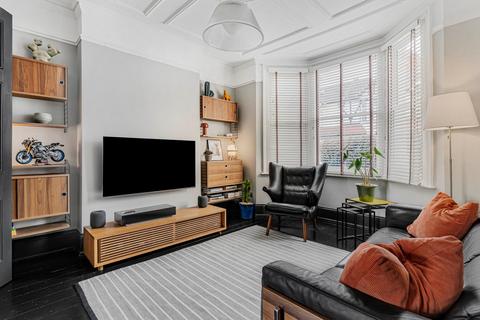 1 bedroom flat for sale, Elthorne Avenue, Hanwell, W7
