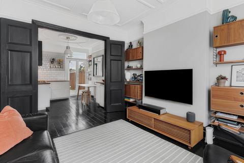 1 bedroom flat for sale, Elthorne Avenue, Hanwell, W7