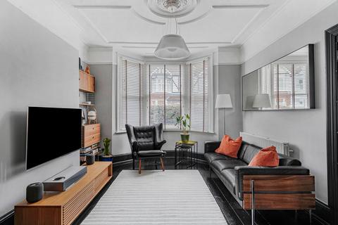 1 bedroom flat for sale, Elthorne Avenue, Hanwell, W7