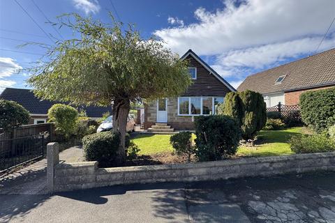 4 bedroom detached bungalow to rent, Pennine Rise, Scissett, Huddersfield HD8 9JE
