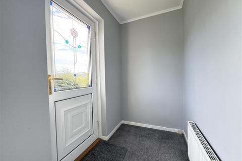 4 bedroom detached bungalow to rent, Pennine Rise, Scissett, Huddersfield HD8 9JE