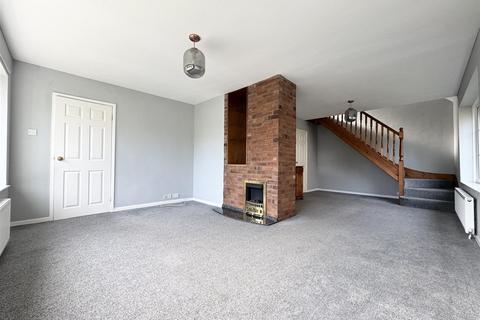 4 bedroom detached bungalow to rent, Pennine Rise, Scissett, Huddersfield HD8 9JE