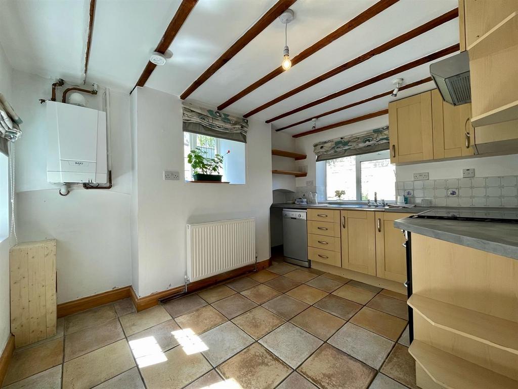 D2. NEW KITCHEN.jpg